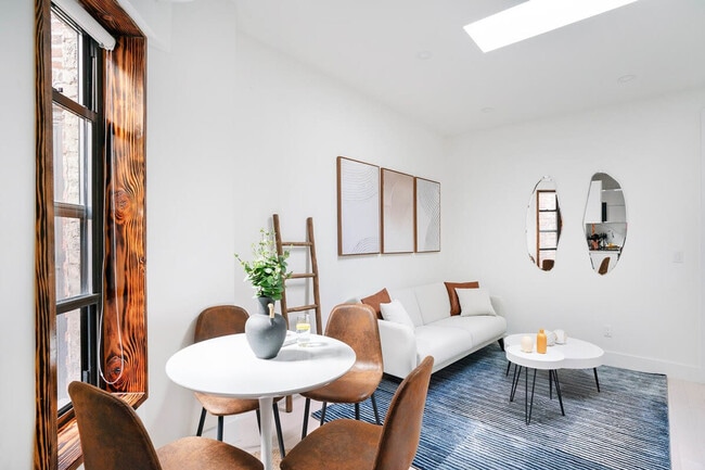 Foto del edificio - 515 W 48th St