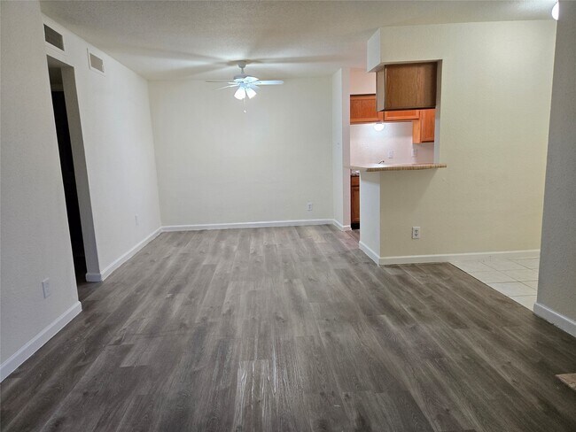 Foto del edificio - 7400 Bellerive Dr