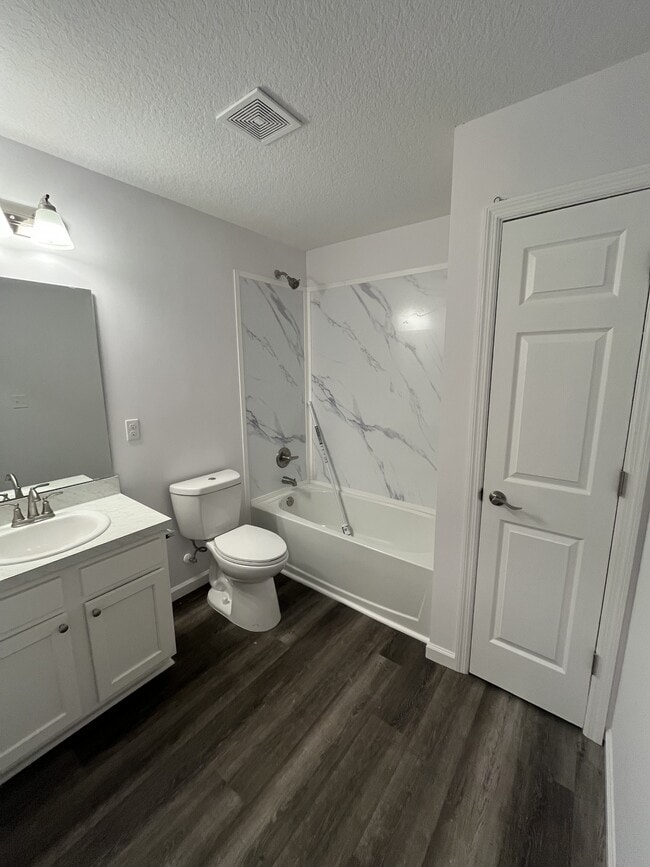 Foto del edificio - 135 Theodore St