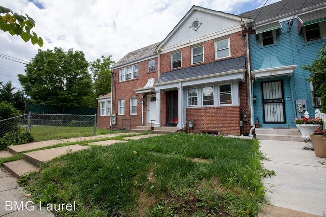 Foto del edificio - 5 br, 3 bath House - 4920 North Capitol St NW