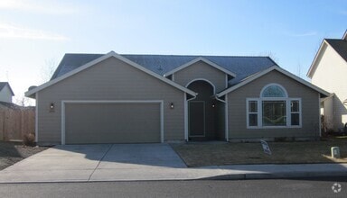 Building Photo - 2050 NW Poplar Pl