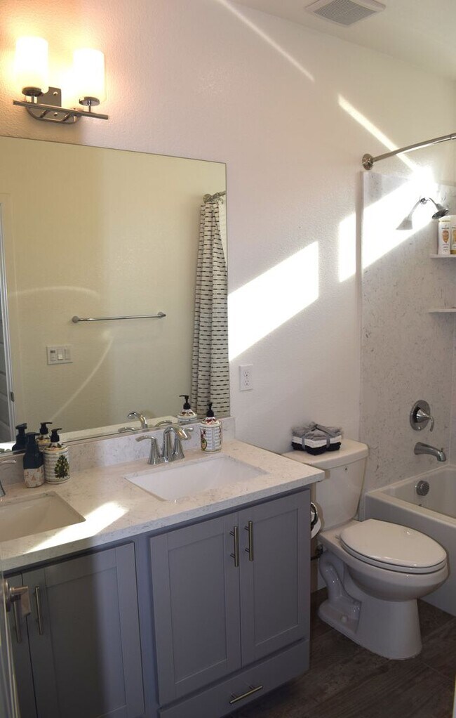 Foto del edificio - Resident Benefit Package Property