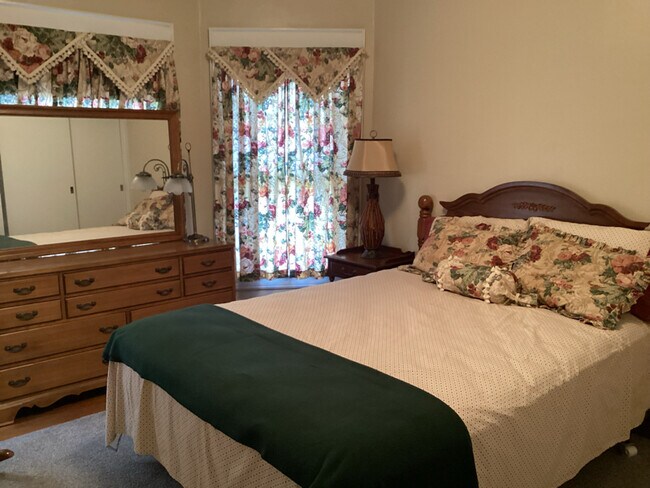 Foto del edificio - 269 W Borden Ave