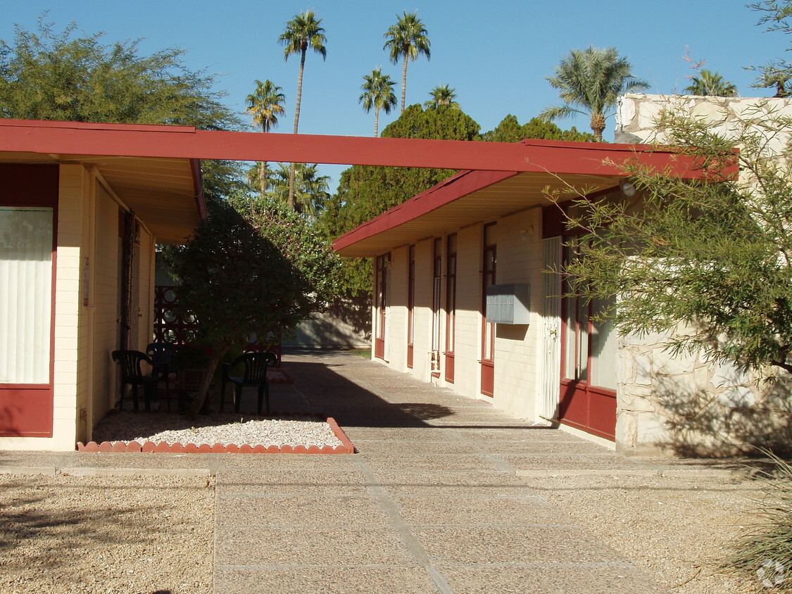 Building Photo - Sierra Vistas