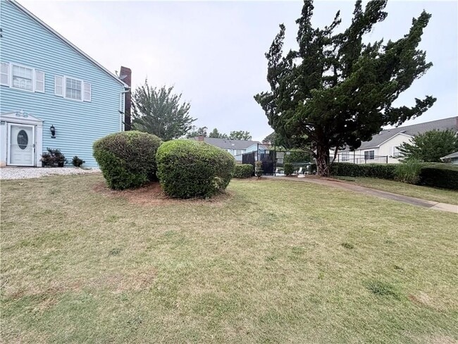 Foto del edificio - 6004 Green Yard Way