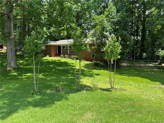 Building Photo - 3170 Douglas Ln