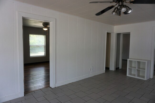 Building Photo - 2111 Princeton Ave
