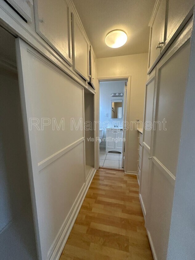 Foto del edificio - 1737 N Sycamore Ave