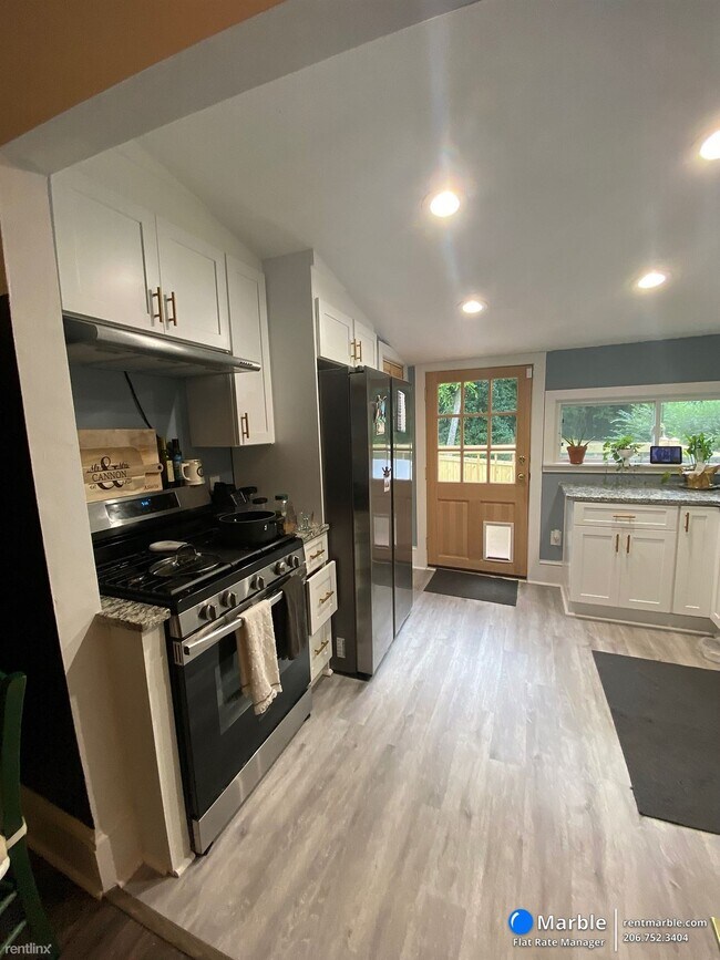 Building Photo - 2 br, 1 bath House - 2218 Dunseath Ave NW