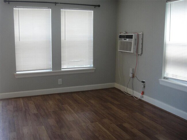 Foto del edificio - 4201 Chapman St