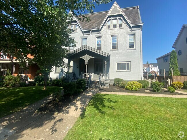 Building Photo - 432 S Pacific Ave