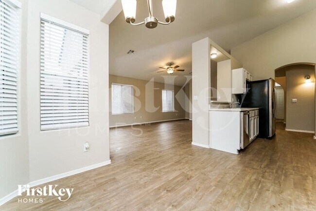 Foto del edificio - 3620 W Bellewood Pl