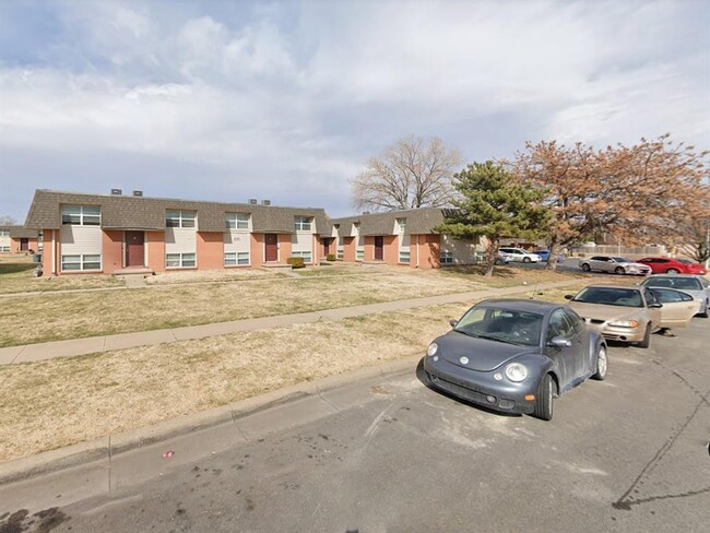 Building Photo - 2502 W Wildwood St