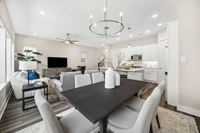 Foto del edificio - 10960 Hewitt Cliff Ln