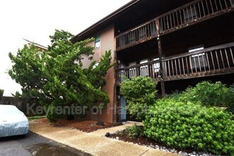 Building Photo - 8530 Tidewater Dr