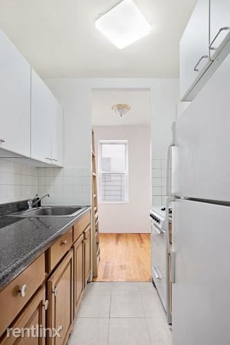 Building Photo - Studio, 1 bath  - 2955 Decatur Ave
