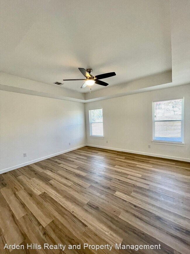 Building Photo - 3 br, 2 bath House - 240 Pin Oak Way