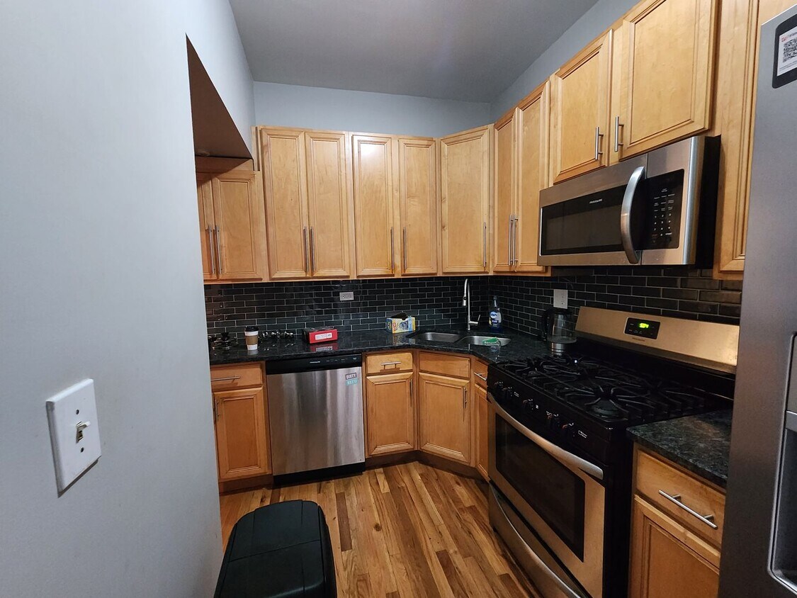 Foto principal - Across the street from UofC campus! Super ...