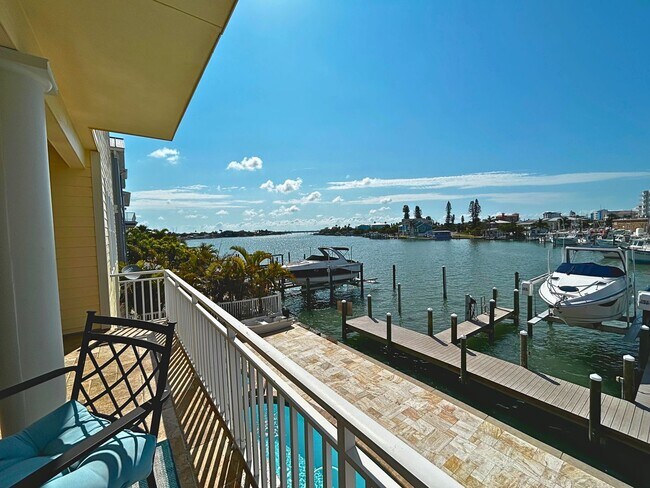 Foto del edificio - Available June 1st | Stunning Waterfront Home in Madeira Beach – 3 Bed / 3 Bath
