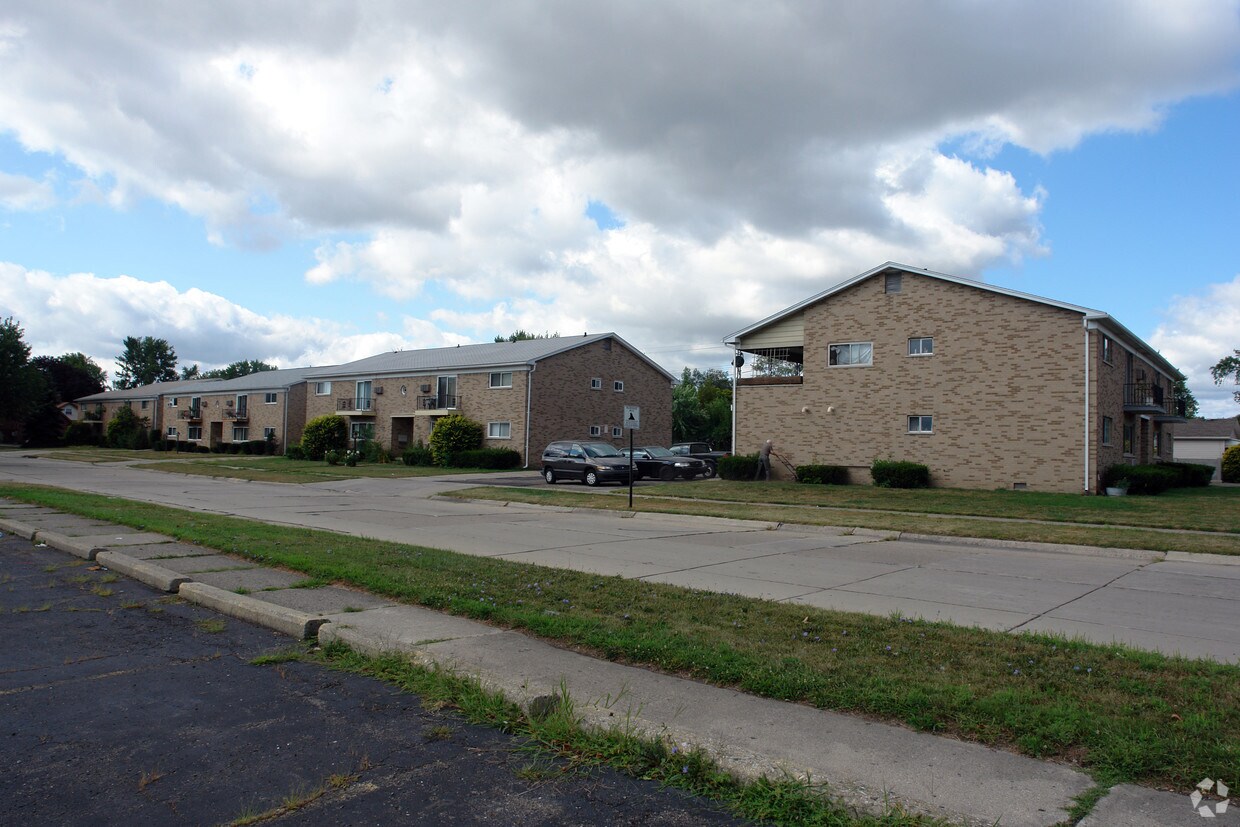 14590 Stephens Dr, Eastpointe, MI 48021 Apartments in Eastpointe, MI