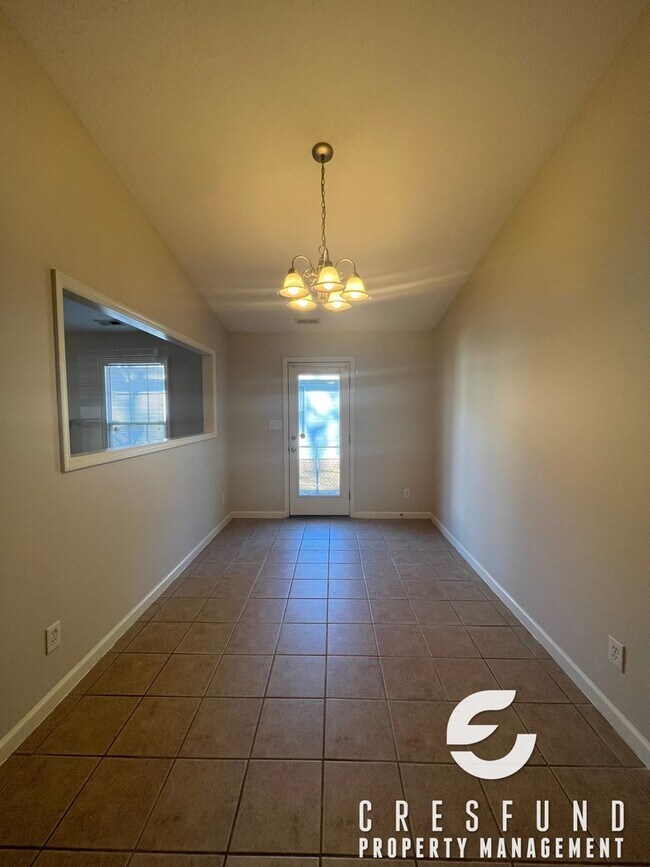 Foto del edificio - READY TO MOVE IN TODAY? This 3 Bed, 2 Bath Is Ready For You!