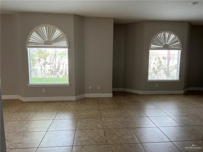 Foto del edificio - 1412 Keeton Ave
