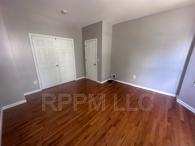 Foto del edificio - 363 S 19th St