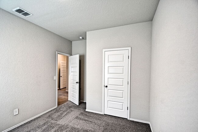 Building Photo - 527 Moscato Rd