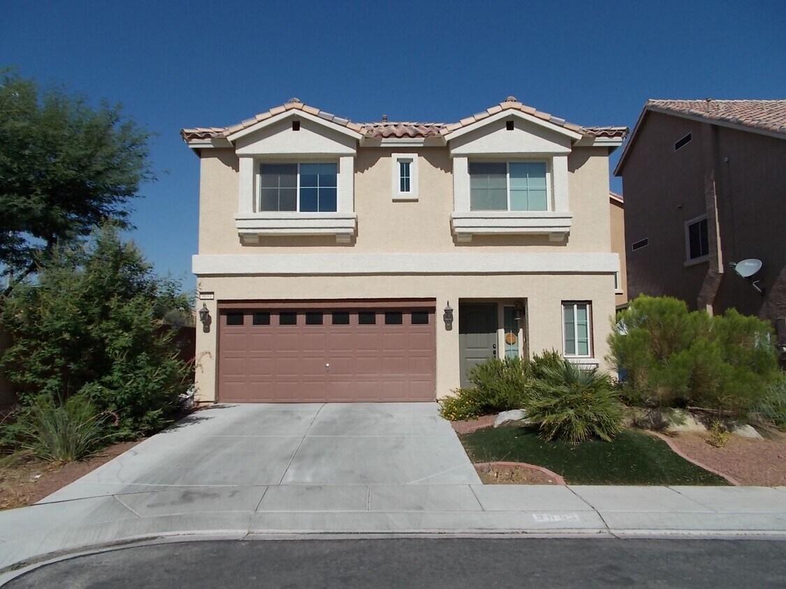 Foto principal - 9691 Monarch Grove St