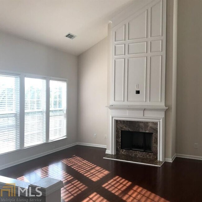 Building Photo - 595 Cricklewood Dr