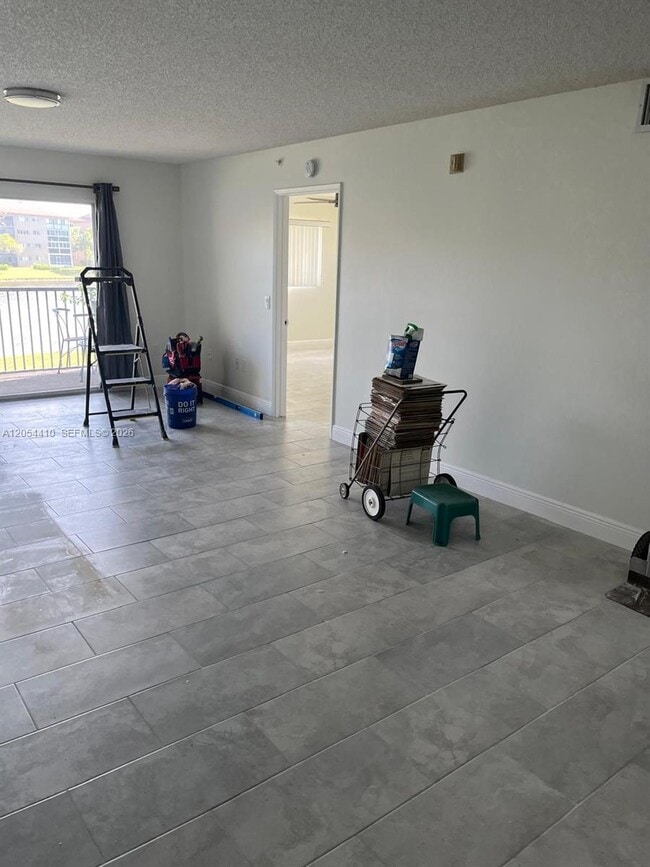 Foto del edificio - 1351 SW 141st Ave