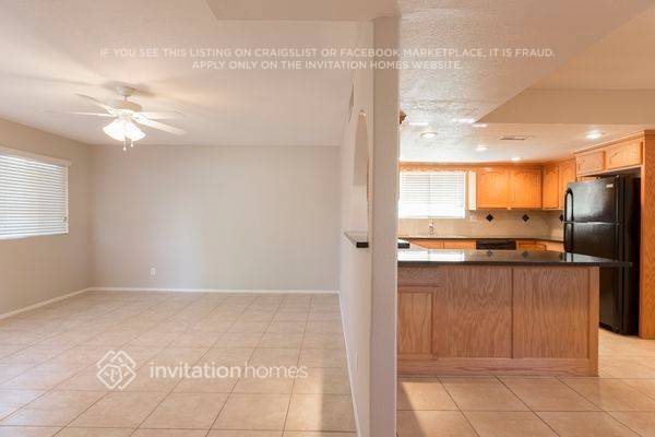 Foto del edificio - 1943 W Devonshire St