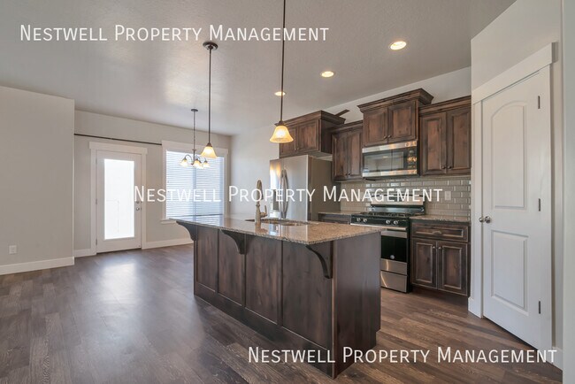 Foto del edificio - 246 W Silver Springs Dr