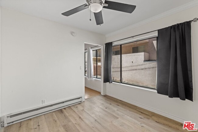 Building Photo - 1033 6th St