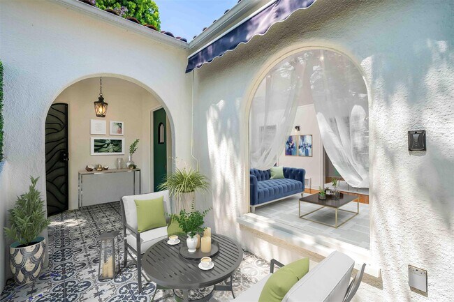 Foto del edificio - 223 N Almont Dr