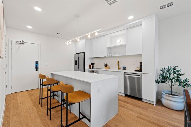 Foto del edificio - 2323 S Lamar Blvd