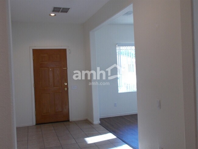 Foto del edificio - 11621 W Lincoln St