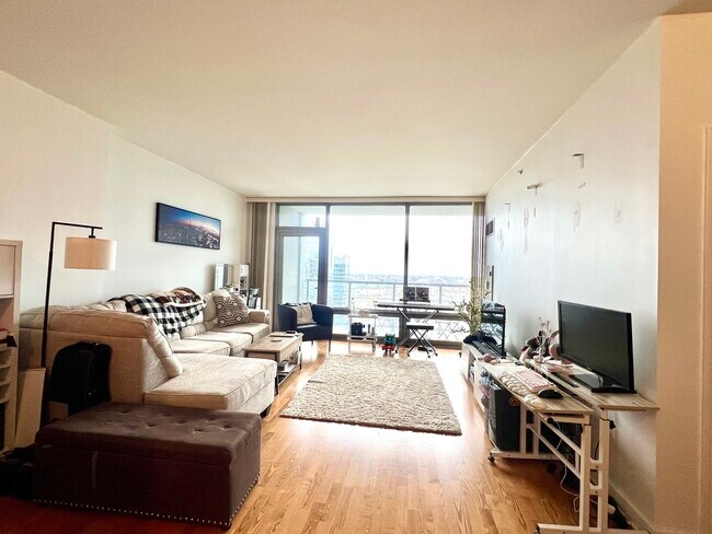 Foto del edificio - 100 E 14th St