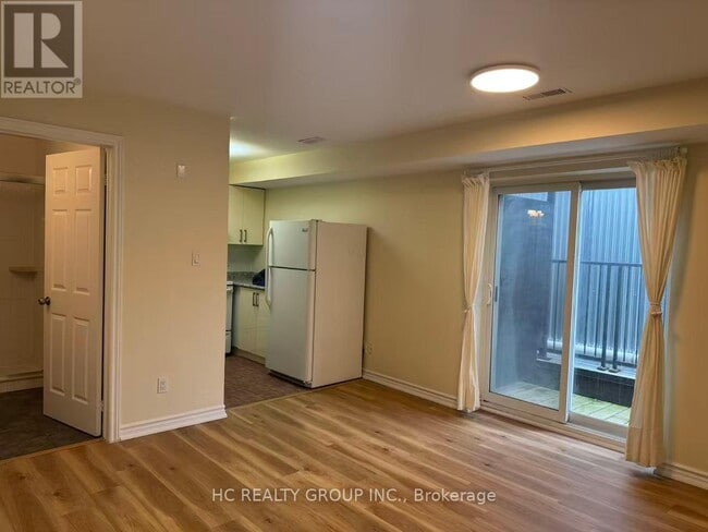 Photo du bâtiment - 1606 Queen St E