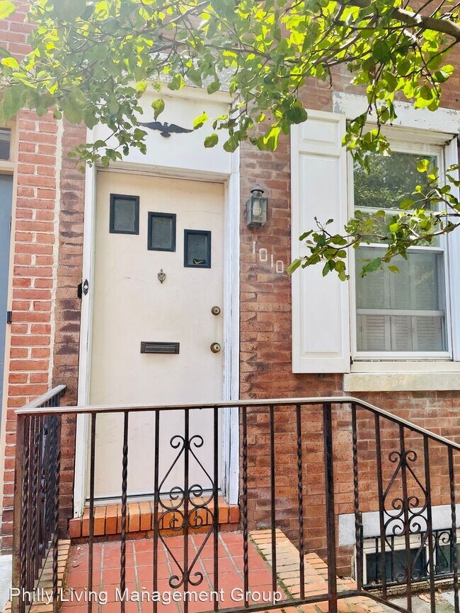 Building Photo - 4 br, 2.5 bath House - 1010 Bainbridge Street