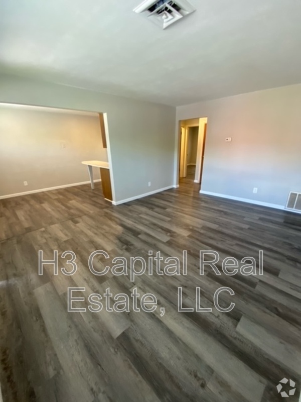 Building Photo - 17 N 44th St