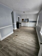 Building Photo - 453 W 17th St