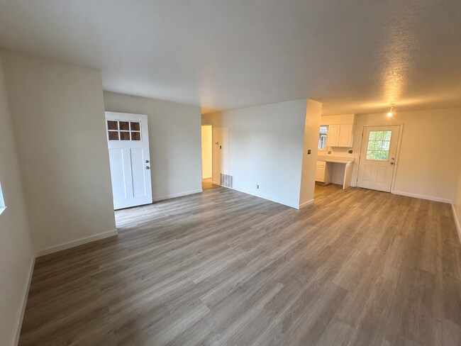 Building Photo - 711 Beta Cir