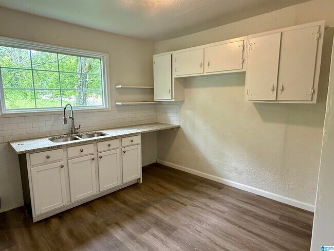 Building Photo - 7213 Naples Ave