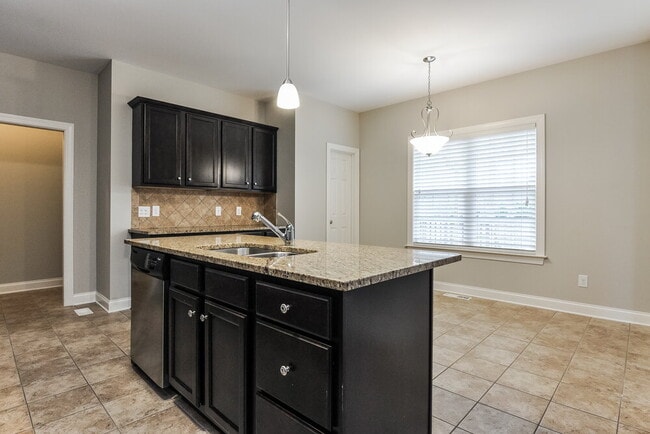 Building Photo - 20 Tia Circle