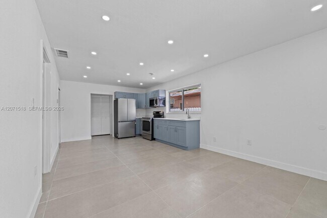 Foto del edificio - 1849 NW 16th St