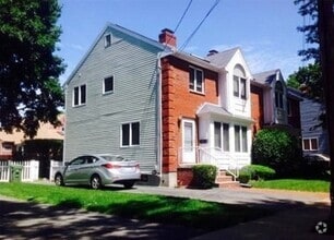 Building Photo - 12 Cozy St