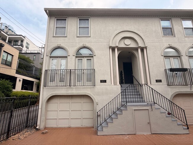 Wonderful Midtown Atlanta 2 Bed 2.5 Bath Townhouse! - Wonderful Midtown Atlanta 2 Bed 2.5 Bath Townhouse!
