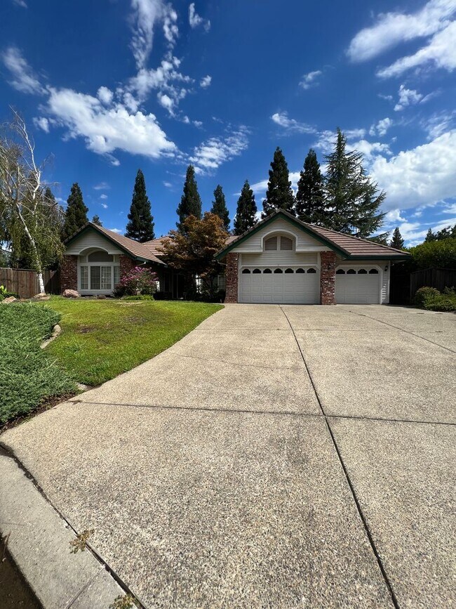 Building Photo - Single Story on Private Court in Gated Hillsborough, Granite Bay, CA