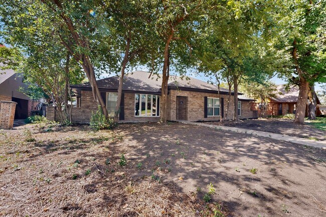 Foto del edificio - 2308 Chamberlain Dr